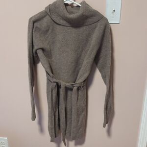 Garnet Hill 100% Merino wool Turtleneck Sweater With Waist Belt